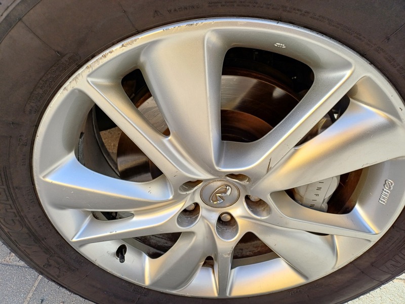 Used 2014 Infiniti QX70 for sale in Dubai