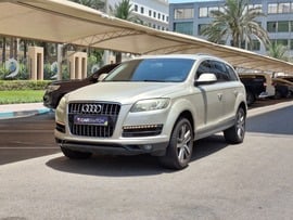Audi Q7 Used 2013 Audi Q7 for sale in Abu Dhabi