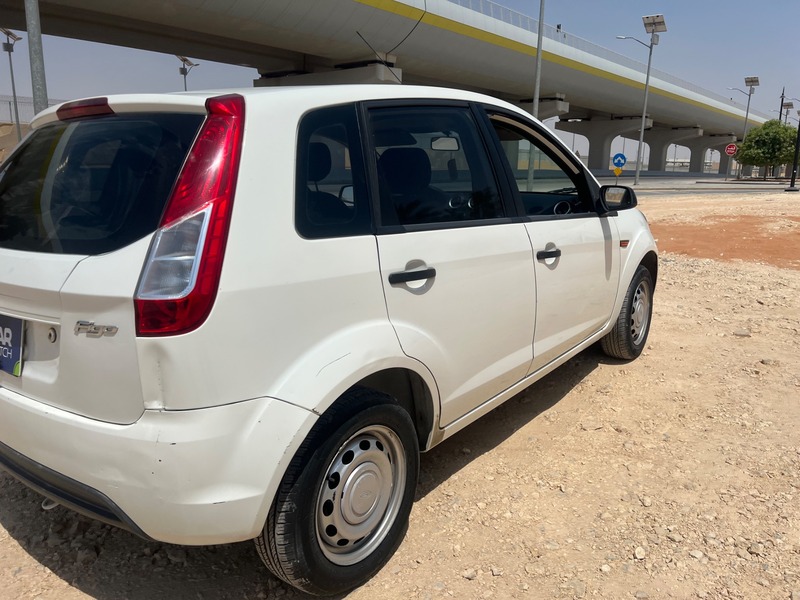 مستعمله 2015 فورد فيجو للبيع فى الرياض