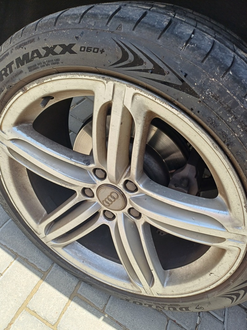 Used 2015 Audi Q7 for sale in Dubai