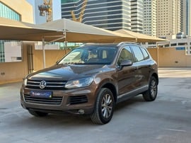 Volkswagen Touareg Used 2013 Volkswagen Touareg for sale in Dubai