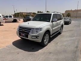 ميتسوبيشي باجيرو مستعمله 2022 ميتسوبيشي باجيرو للبيع فى الرياض
