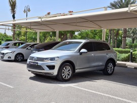 Volkswagen Touareg Used 2016 Volkswagen Touareg for sale in Dubai