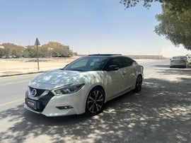 Nissan Maxima Used 2017 Nissan Maxima for sale in Riyadh