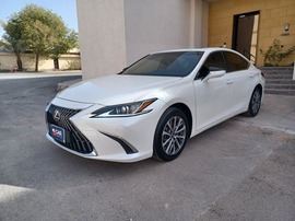 Lexus ES250 Used 2023 Lexus ES250 for sale in Riyadh