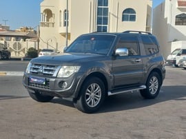 Mitsubishi Pajero Used 2012 Mitsubishi Pajero for sale in Abu Dhabi