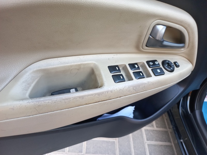 Used 2014 Kia Rio for sale in Dubai