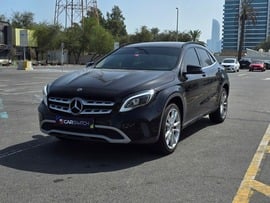 Mercedes GLA220 Used 2019 Mercedes GLA220 for sale in Abu Dhabi