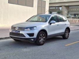 Volkswagen Touareg Used 2016 Volkswagen Touareg for sale in Dubai