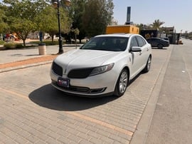 Lincoln MKS Used 2015 Lincoln MKS for sale in Riyadh