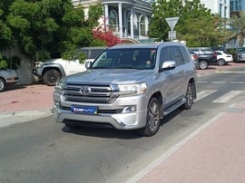 Toyota Land Cruiser Used 2017 Toyota Land Cruiser for sale in Dubai