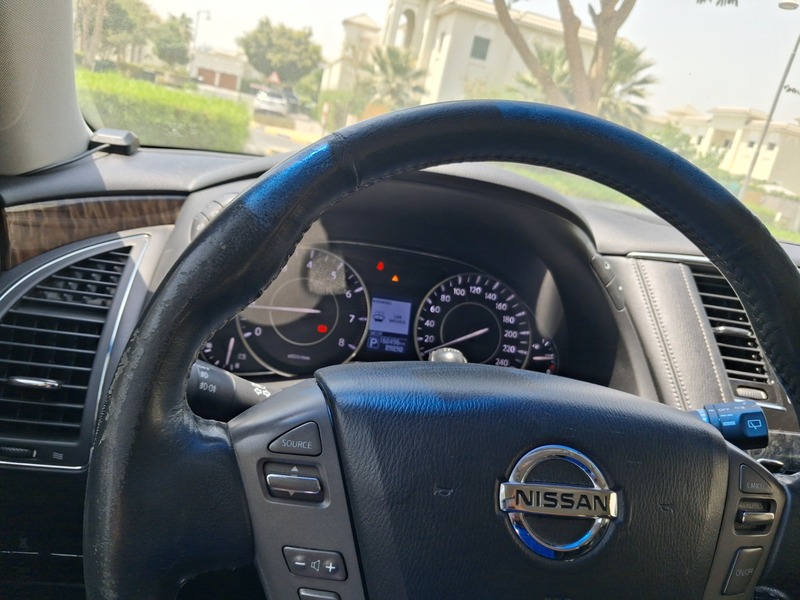 Used 2014 Nissan Patrol for sale in Dubai