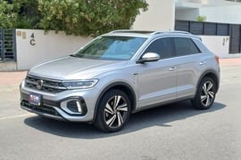 Volkswagen T-Roc Used 2024 Volkswagen T-Roc for sale in Dubai