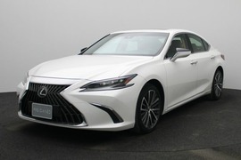Lexus ES350 Used 2023 Lexus ES350 for sale in Dubai