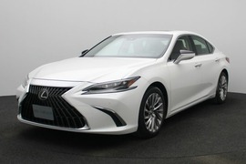 Lexus ES300h Used 2023 Lexus ES300h for sale in Abu Dhabi
