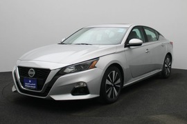 Nissan Altima Used 2022 Nissan Altima for sale in Dubai