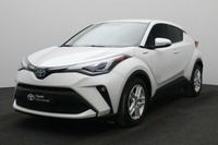 Used 2023 Toyota C-HR for sale in Abu Dhabi