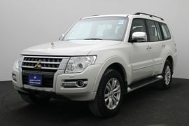 Mitsubishi Pajero Used 2020 Mitsubishi Pajero for sale in Dubai