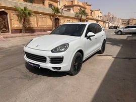 Porsche Cayenne Used 2015 Porsche Cayenne for sale in Riyadh