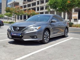 Nissan Altima Used 2017 Nissan Altima for sale in Dubai