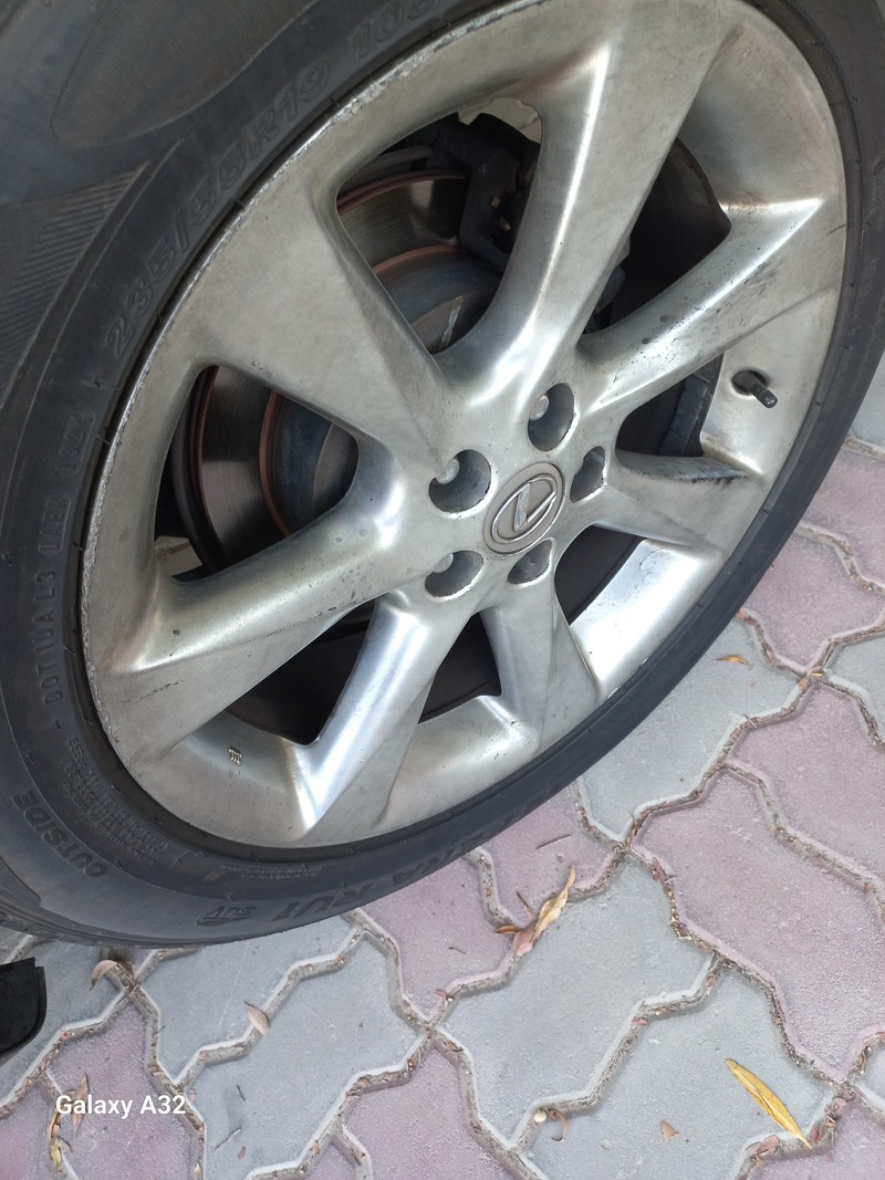 مستعمله 2012 لكزس RX350 للبيع فى أبوظبي