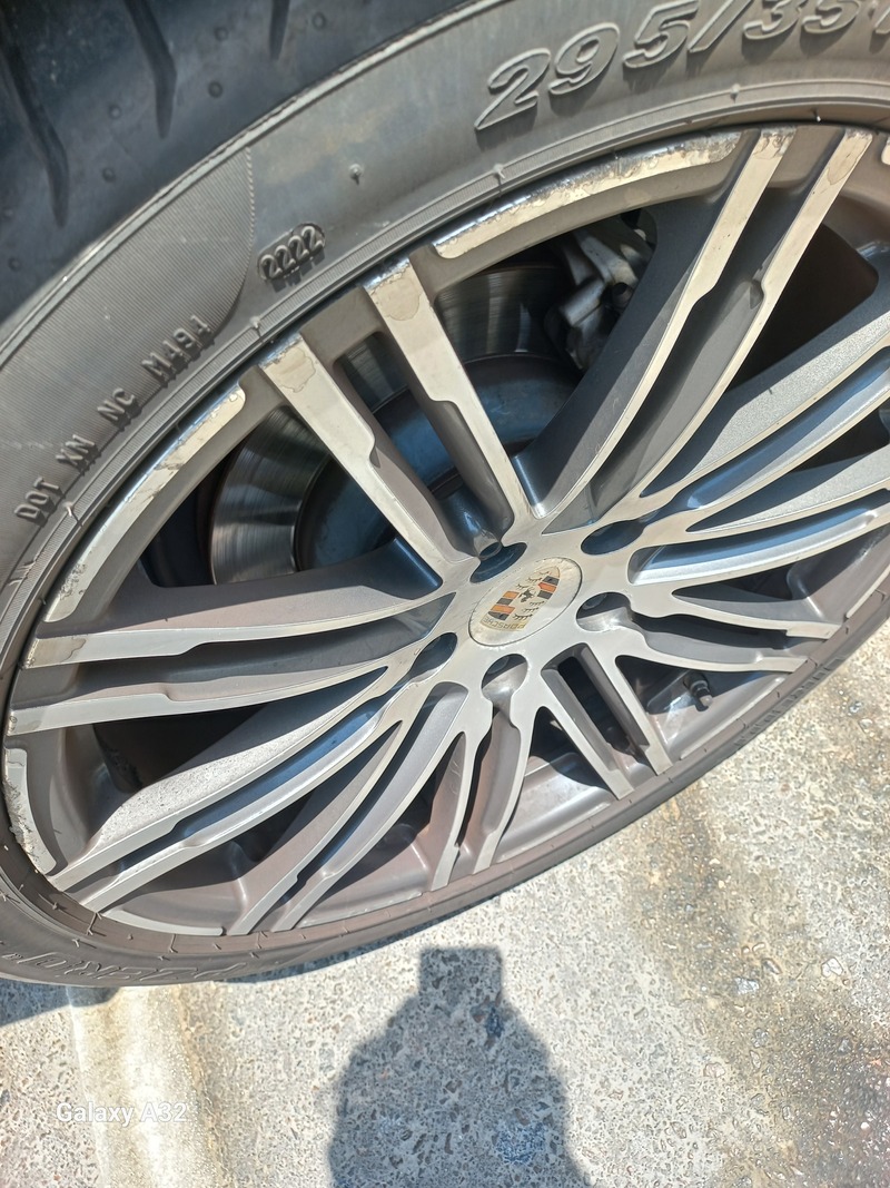 Used 2015 Porsche Cayenne S for sale in Abu Dhabi