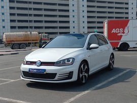 Volkswagen Golf Used 2017 Volkswagen Golf for sale in Dubai
