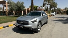 Infiniti QX70 Used 2015 Infiniti QX70 for sale in Riyadh