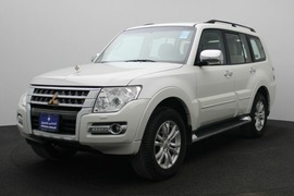 Mitsubishi Pajero Used 2020 Mitsubishi Pajero for sale in Dubai