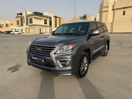 Lexus LX570 Used 2015 Lexus LX570 for sale in Riyadh
