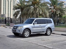 Mitsubishi Pajero Used 2013 Mitsubishi Pajero for sale in Sharjah