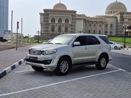 Toyota Fortuner Used 2014 Toyota Fortuner for sale in Sharjah
