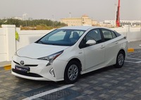 Used 2017 Toyota Prius for sale in Dubai