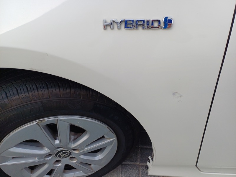 Used 2017 Toyota Prius for sale in Dubai