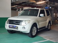 Used 2014 Mitsubishi Pajero for sale in Dubai