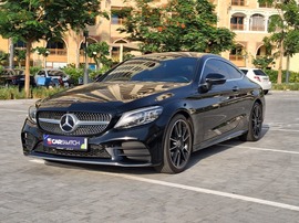 Mercedes C300 Used 2019 Mercedes C300 for sale in Dubai