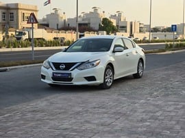 Nissan Altima Used 2018 Nissan Altima for sale in Abu Dhabi