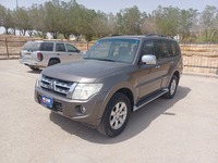 مستعمله 2014 ميتسوبيشي باجيرو للبيع فى الرياض